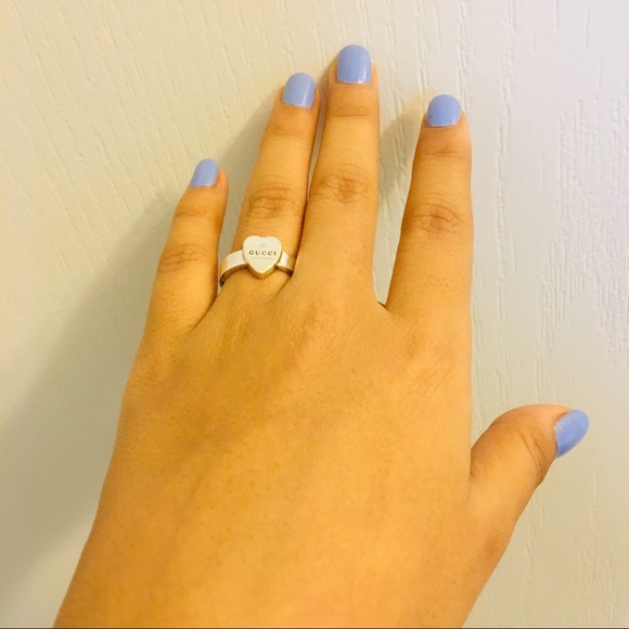 (SOLD)Gucci Heart Ring - Picture 2 of 8